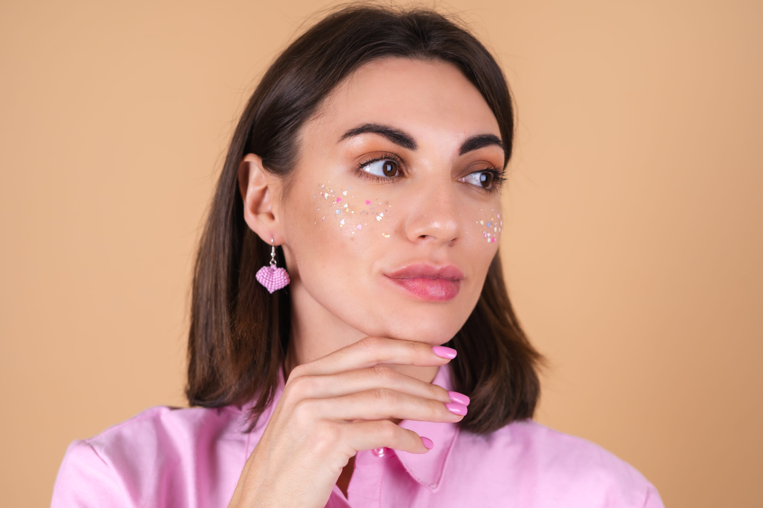 Fixando-o-Glitter-As-Melhores-Tecnicas-de-Aplicacao-