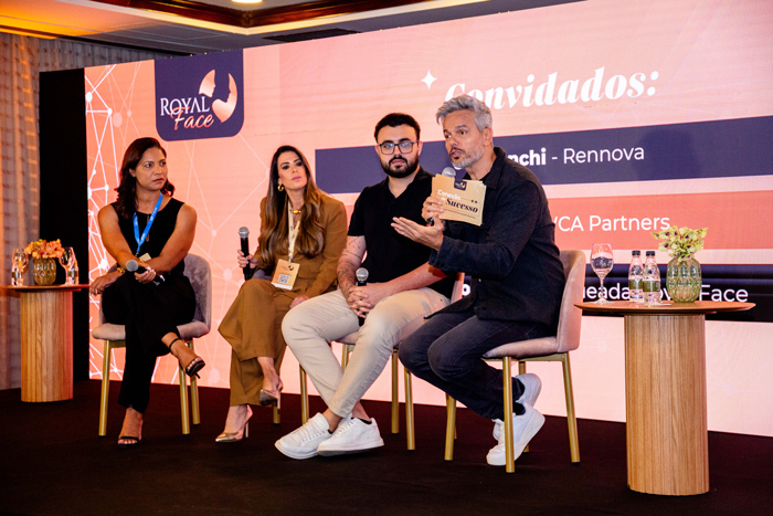 Representantes de marcas parceiras da Royal Face como Rennova na Convenção Nacional De Franqueados junto com o apresentador e ator Otaviano Costa.
